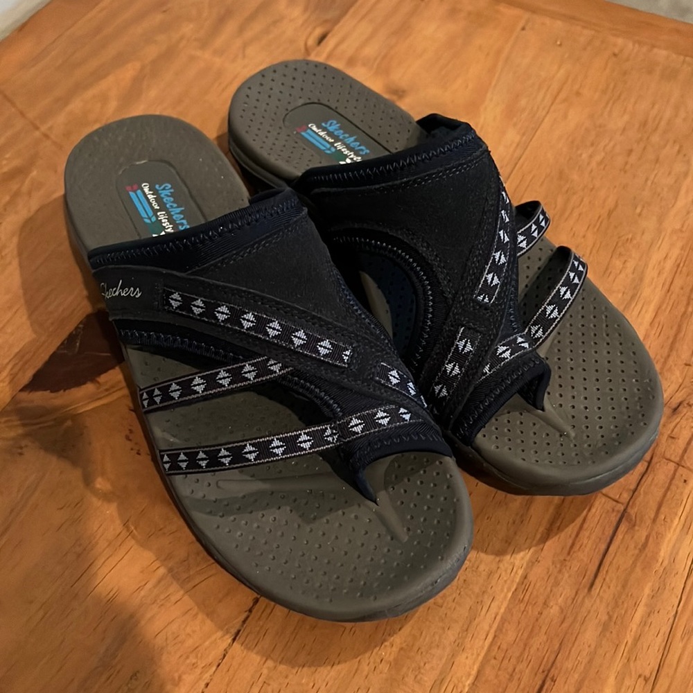 Skechers sandals NWOT